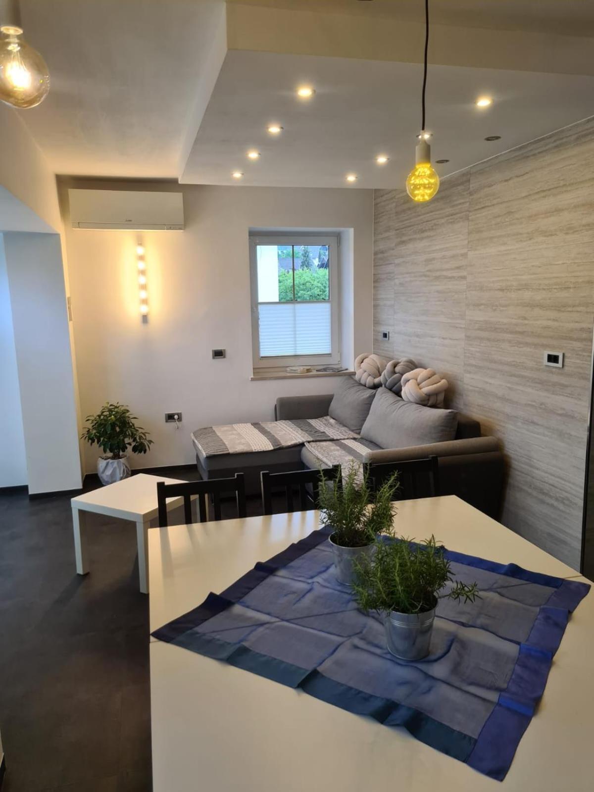 Vila Rajska Ptica Bled Bilik gambar